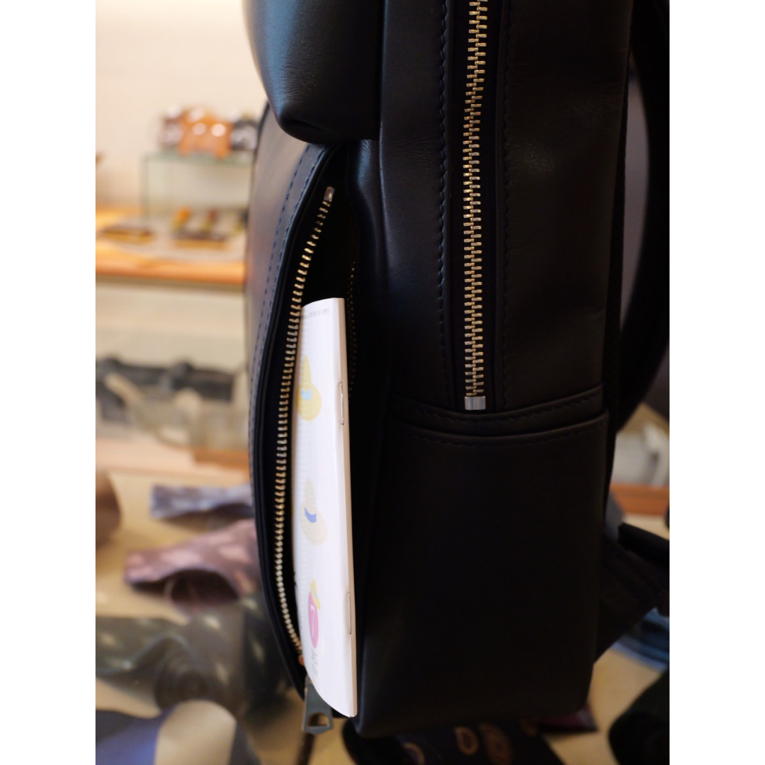 牛革ファスナーリュック