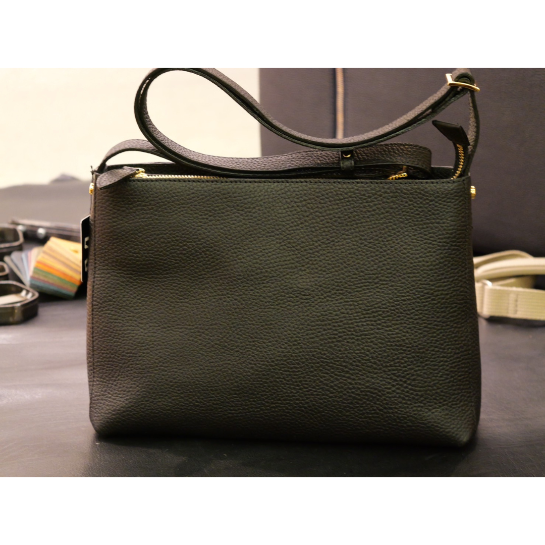 Shrink leather shoulder bag