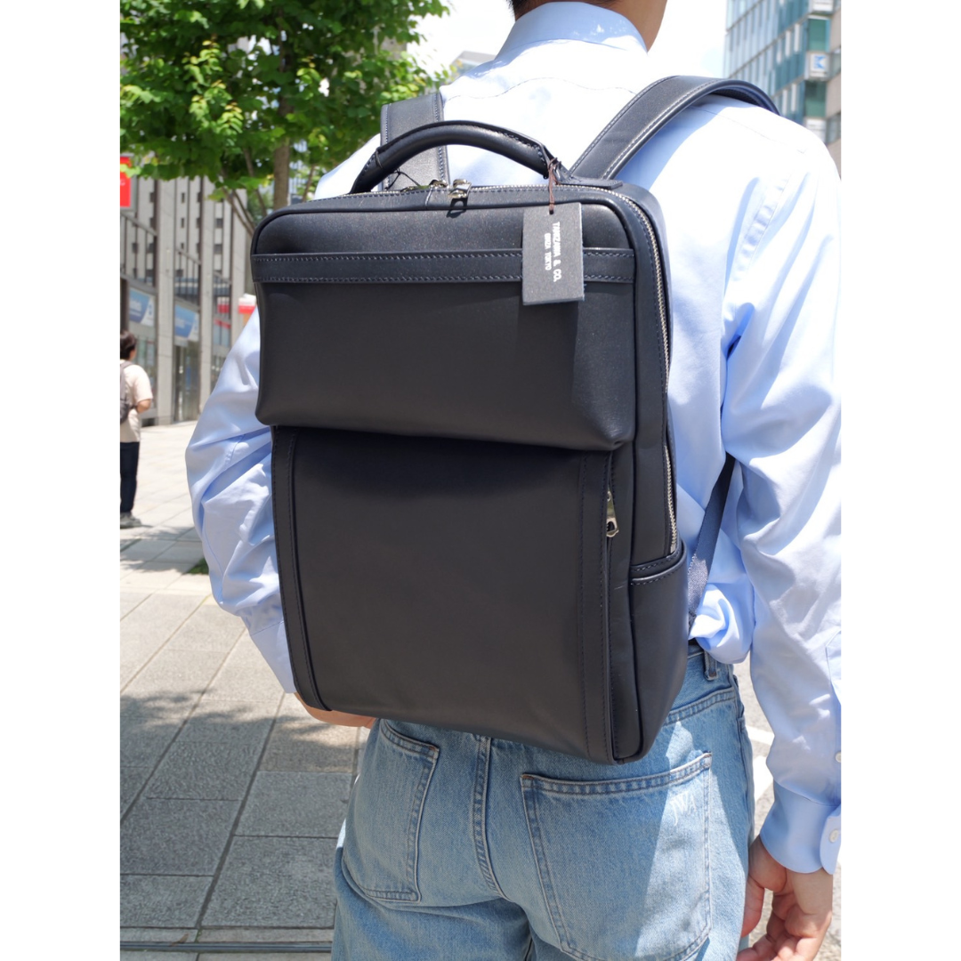 牛革ファスナーリュック