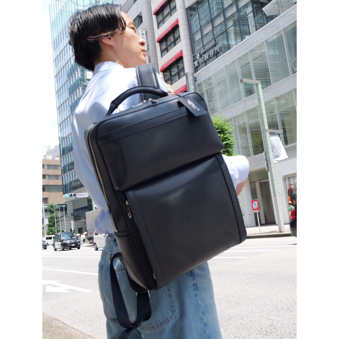 牛革ファスナーリュック