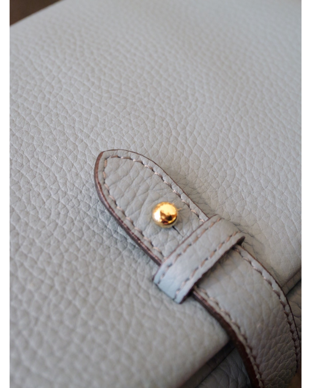 牛革ショルダーバッグ