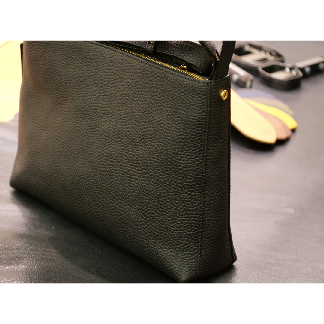 Shrink leather shoulder bag