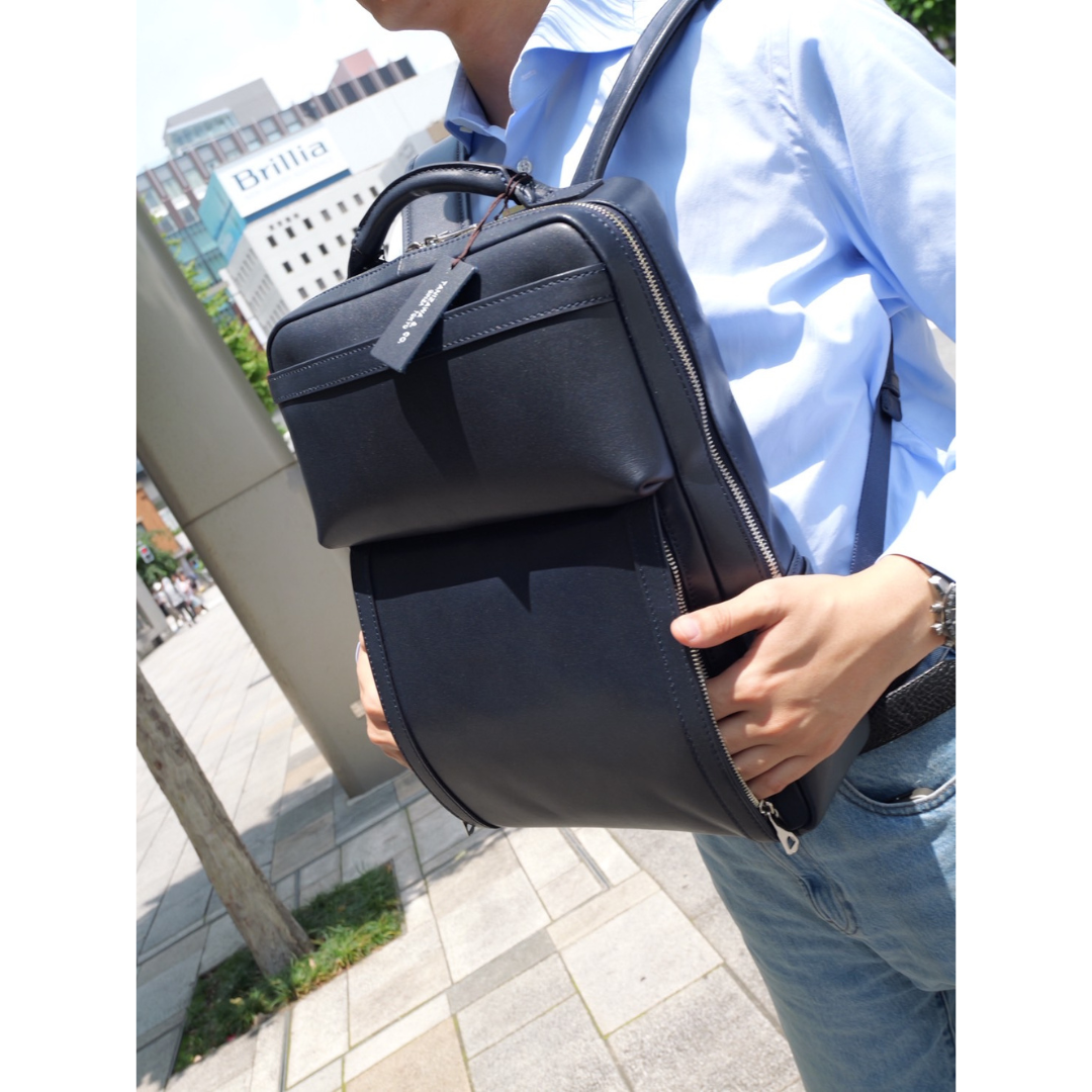 牛革ファスナーリュック