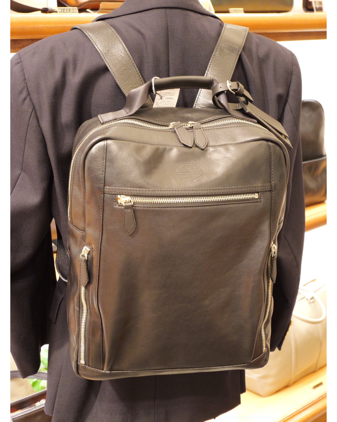 牛革縦型リュック