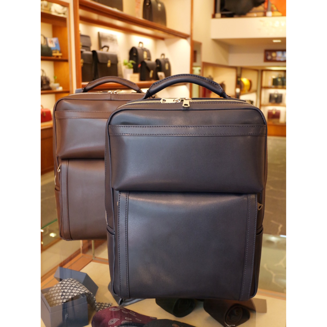 牛革ファスナーリュック