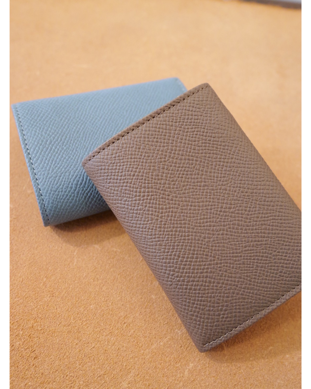 三つ折りイタリアレザーコンパクト財布