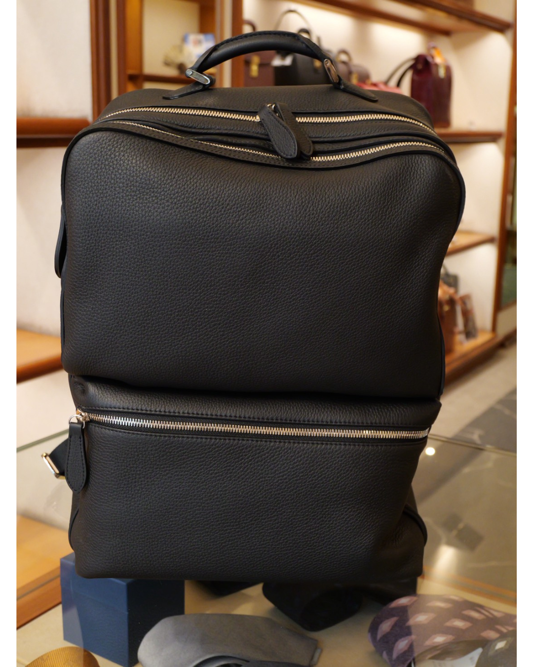 【日本製】シュリンクレザー リュックサック ブラック|本革・PC収納対応