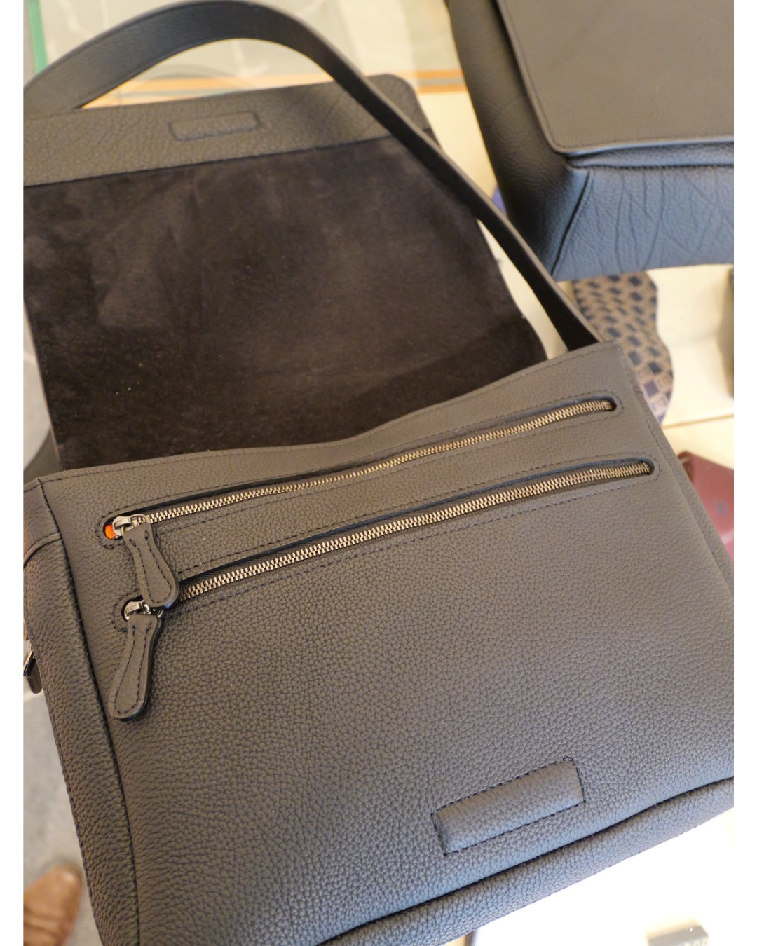 ドイツシュリンク被せショルダーバッグ Mサイズ