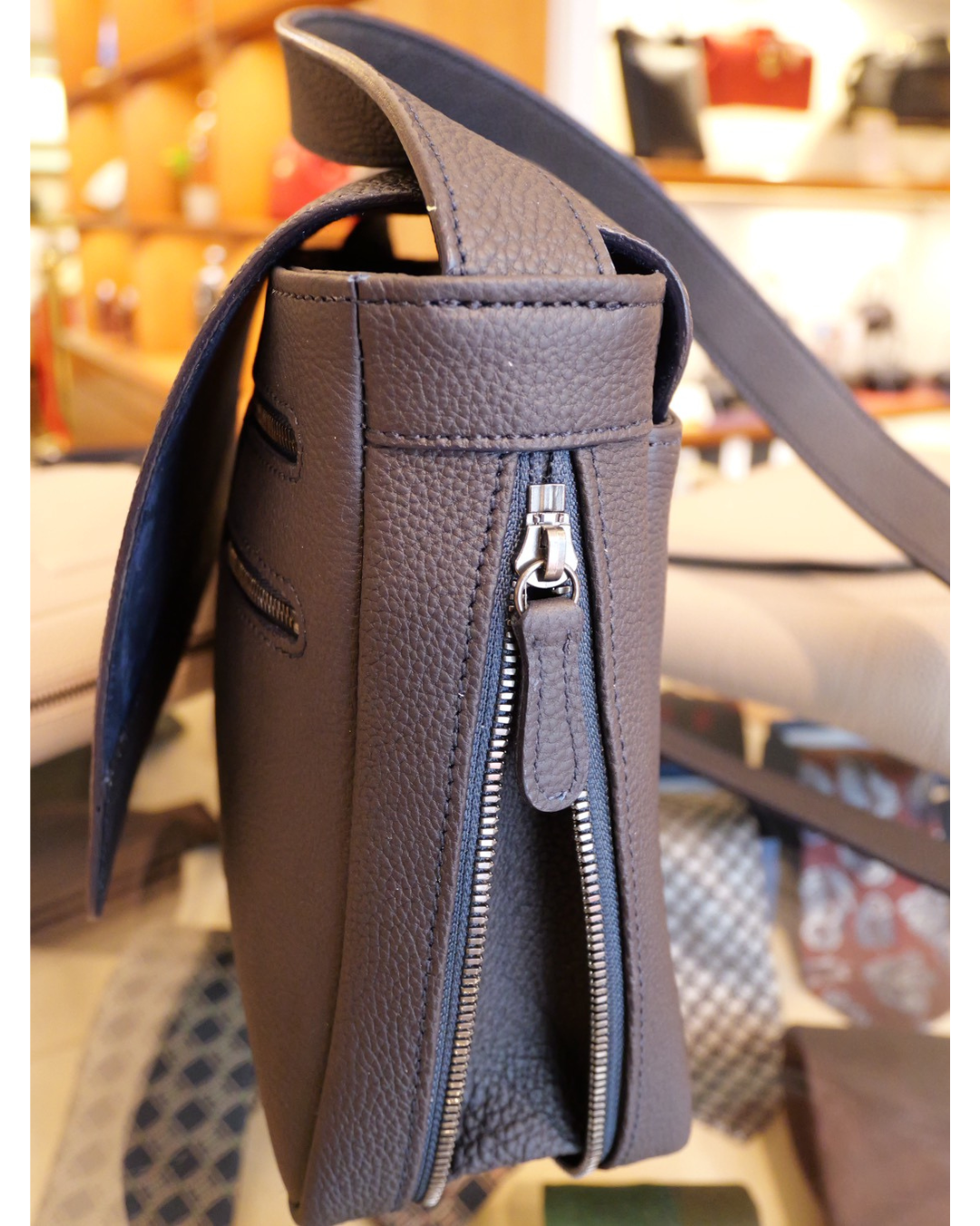 ドイツシュリンク被せショルダーバッグ Mサイズ