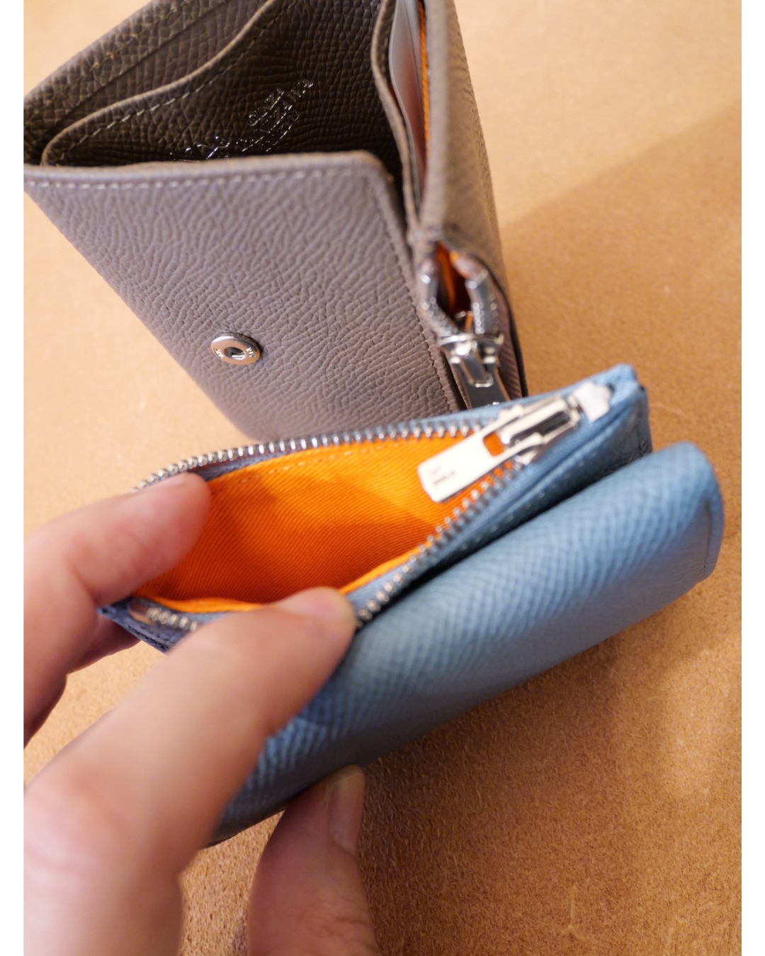 三つ折りイタリアレザーコンパクト財布