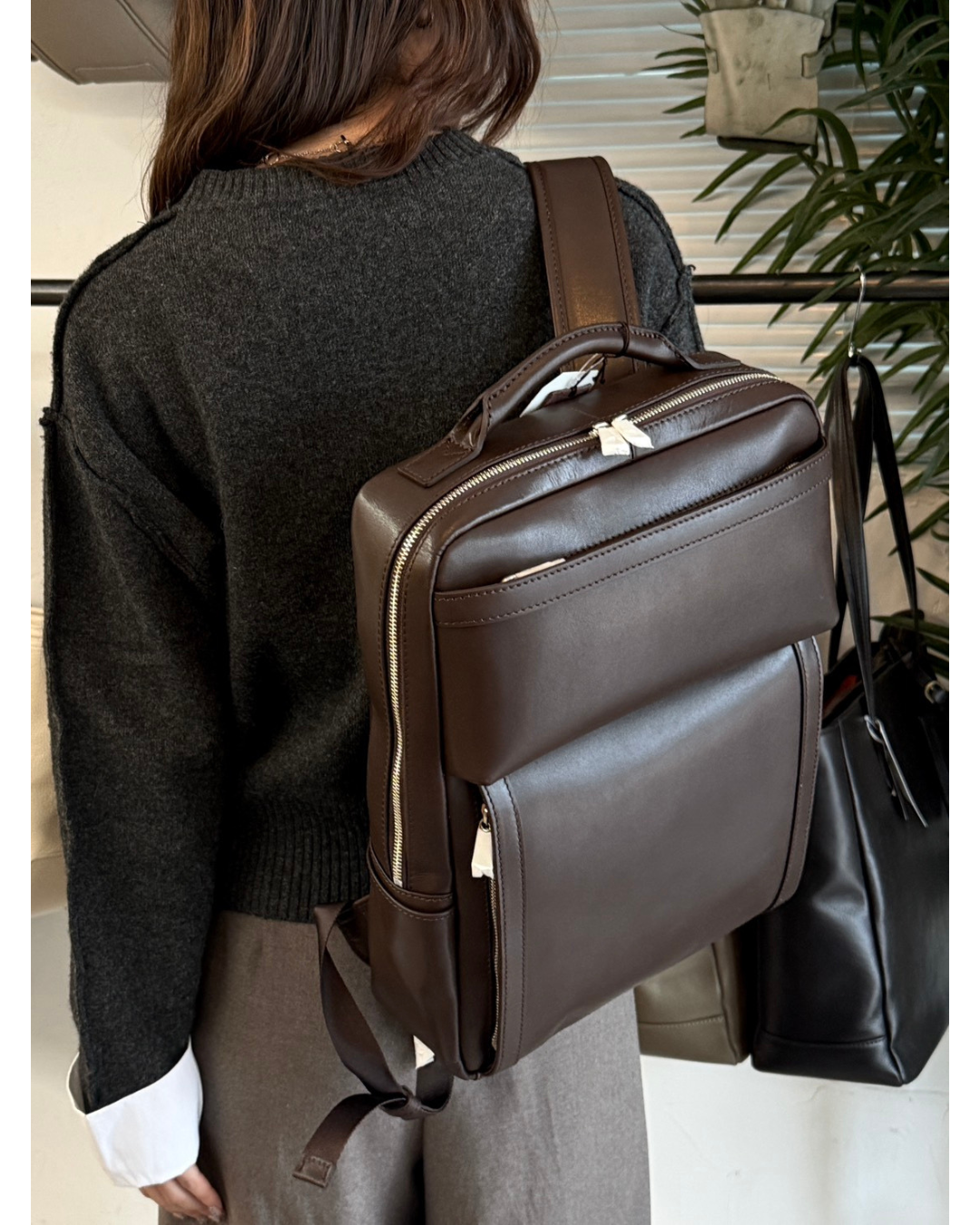 牛革ファスナーリュック