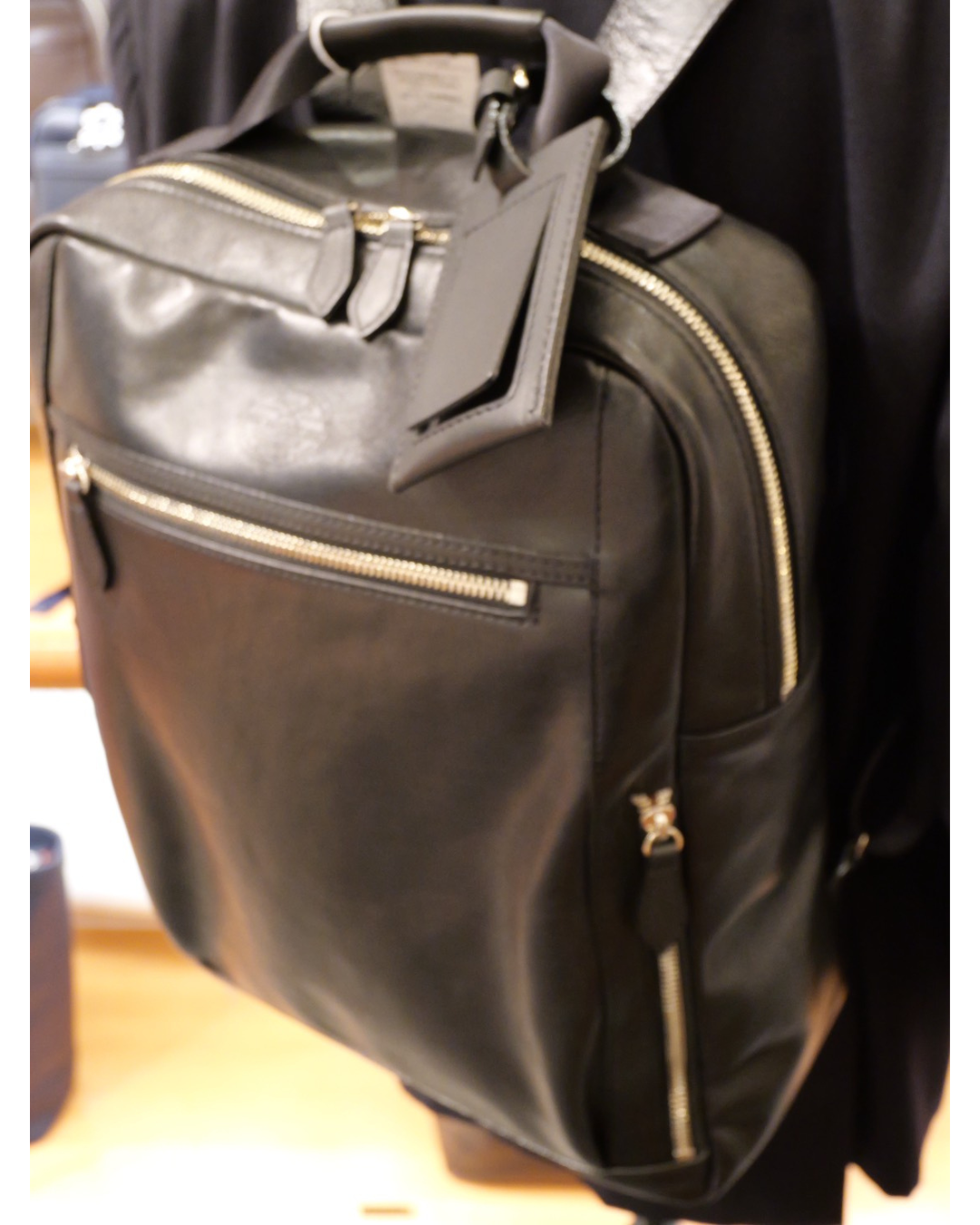 牛革縦型リュック