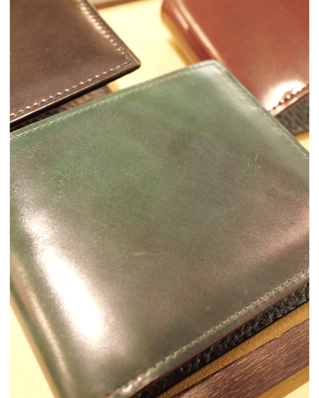 シェルコードバン 二つ折り財布(Shell Cordovan Bi-Fold Wallet)