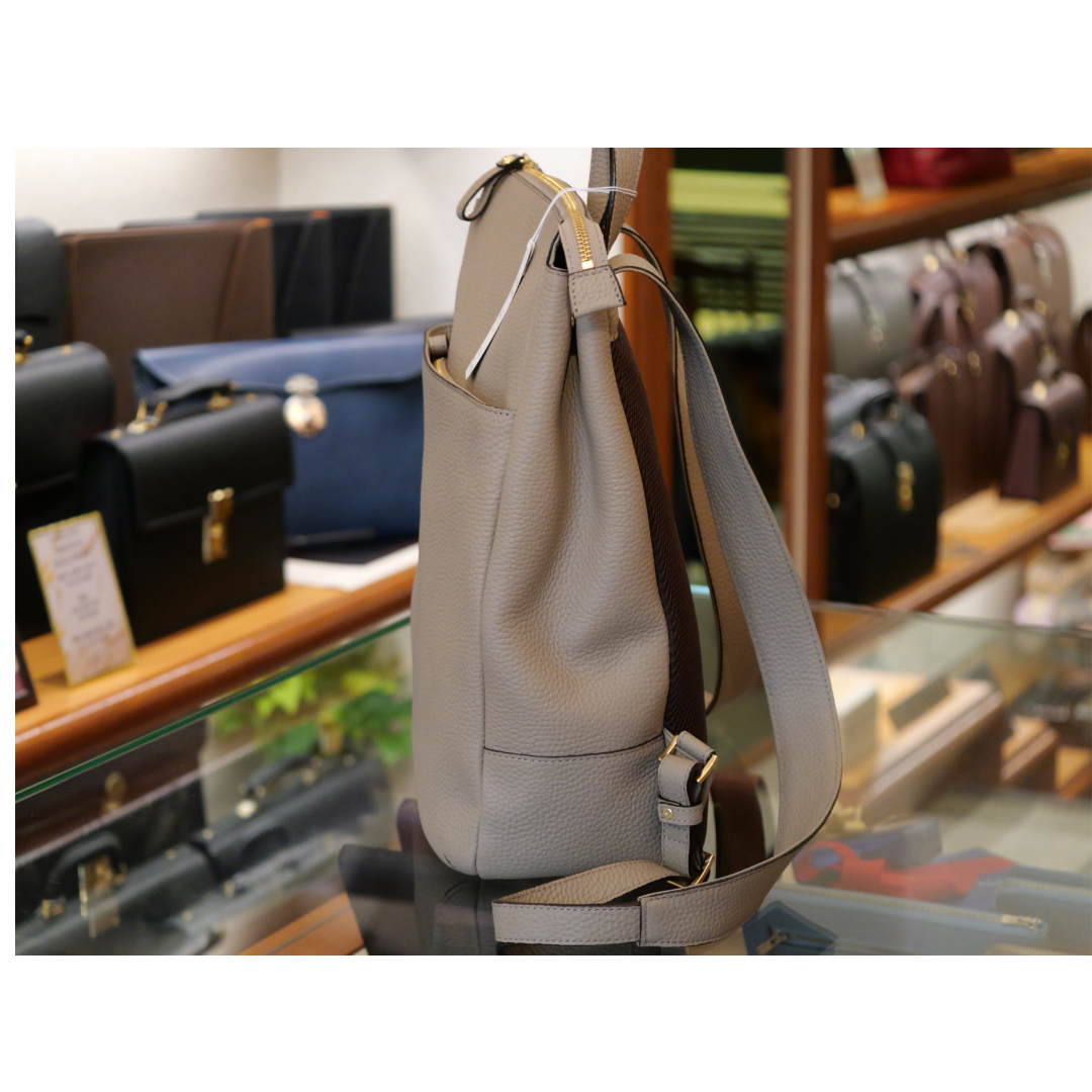 Mochila de couro encolhido