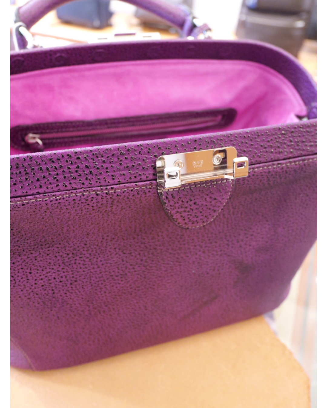 黒桟革ワンタッチ式ミニダレスバッグ