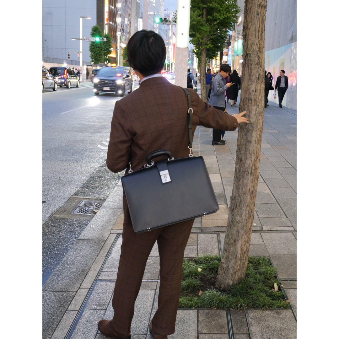 With Dlesss Bag Horn Shrow (Brown) shoulder
