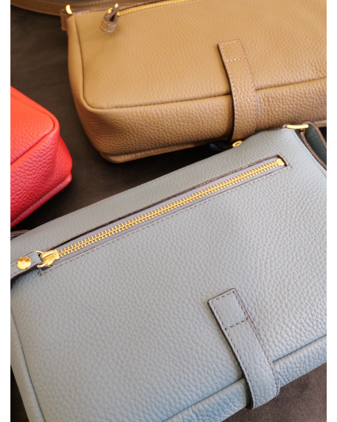 牛革ショルダーバッグ