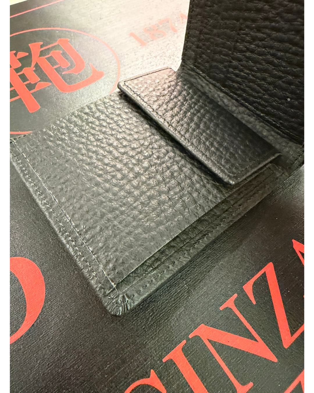 검은 황소 빌릿 지갑