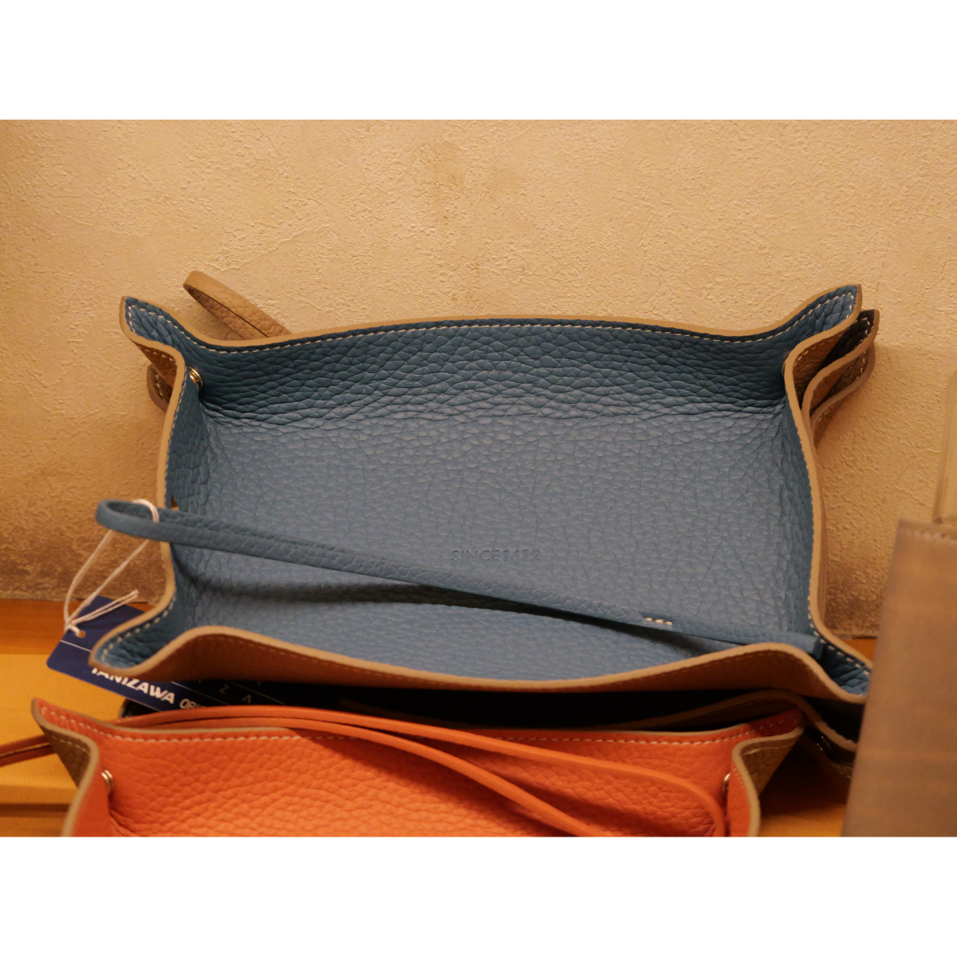 Trion lagoon leather tray