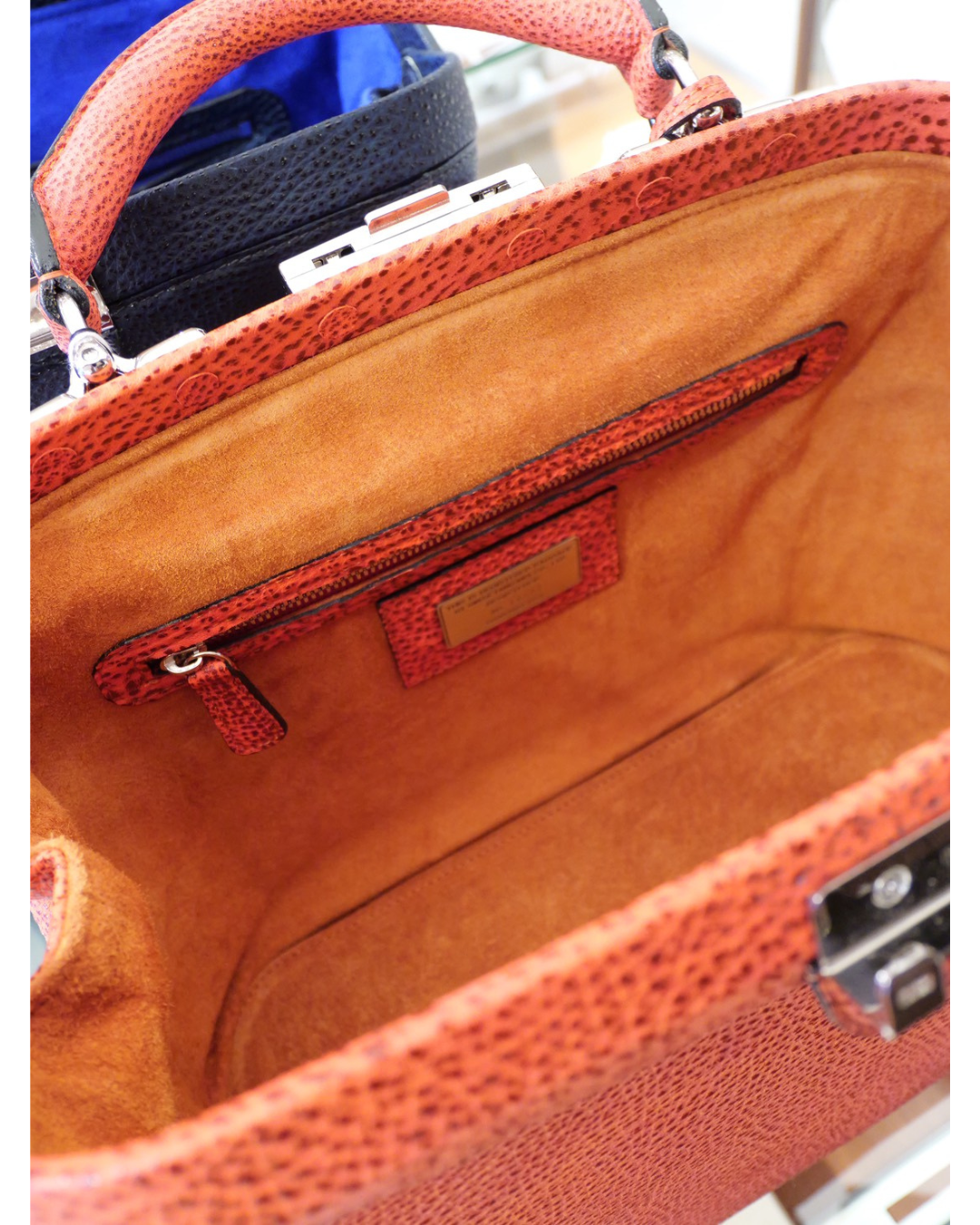 黒桟革ワンタッチ式ミニダレスバッグ