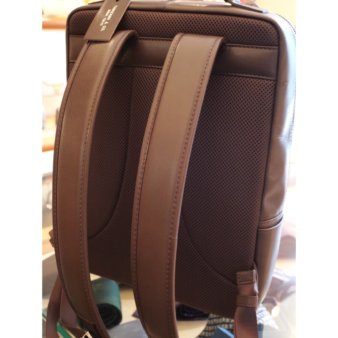 牛革ファスナーリュック