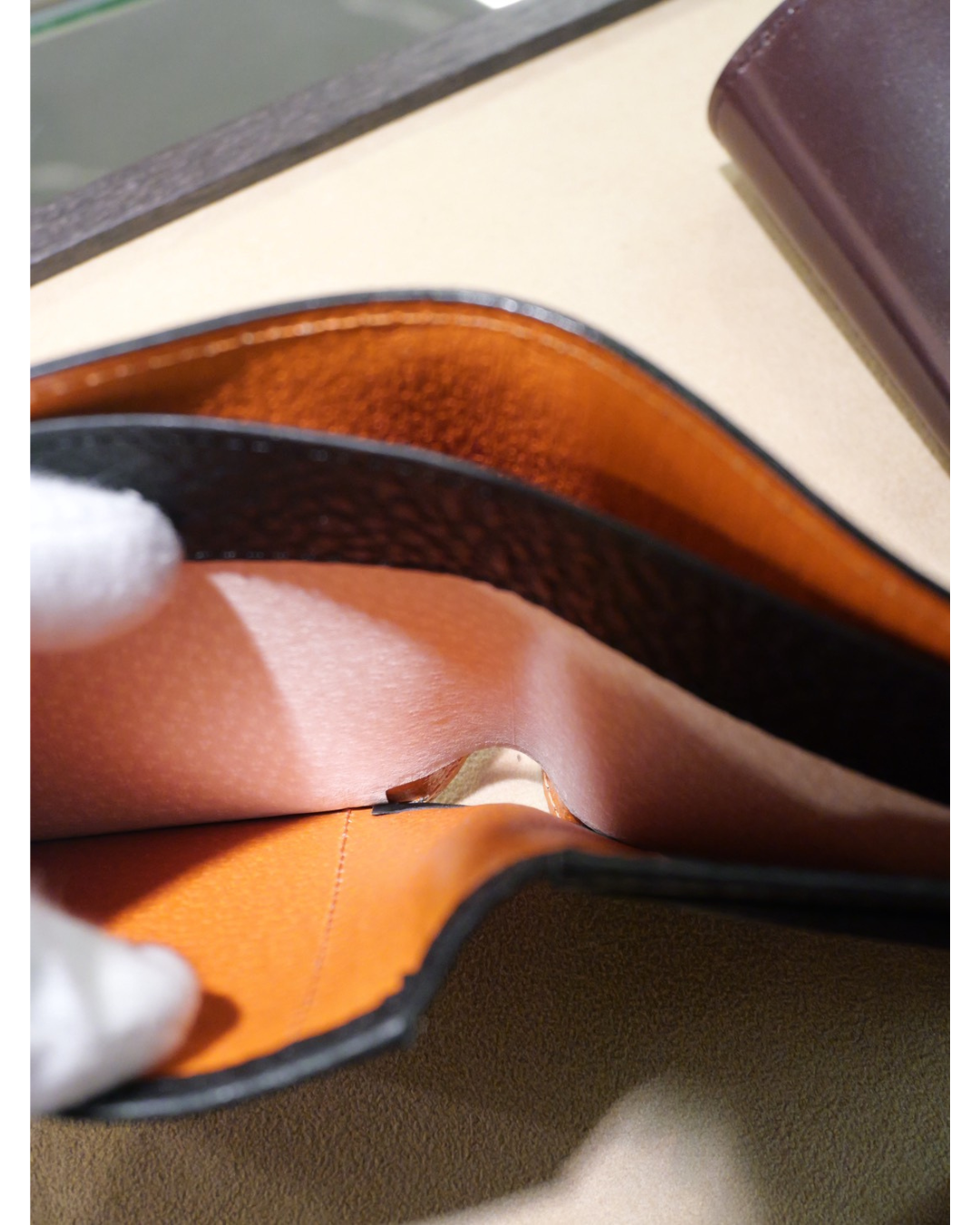 シェルコードバン 二つ折り財布(Shell Cordovan Bi-Fold Wallet)