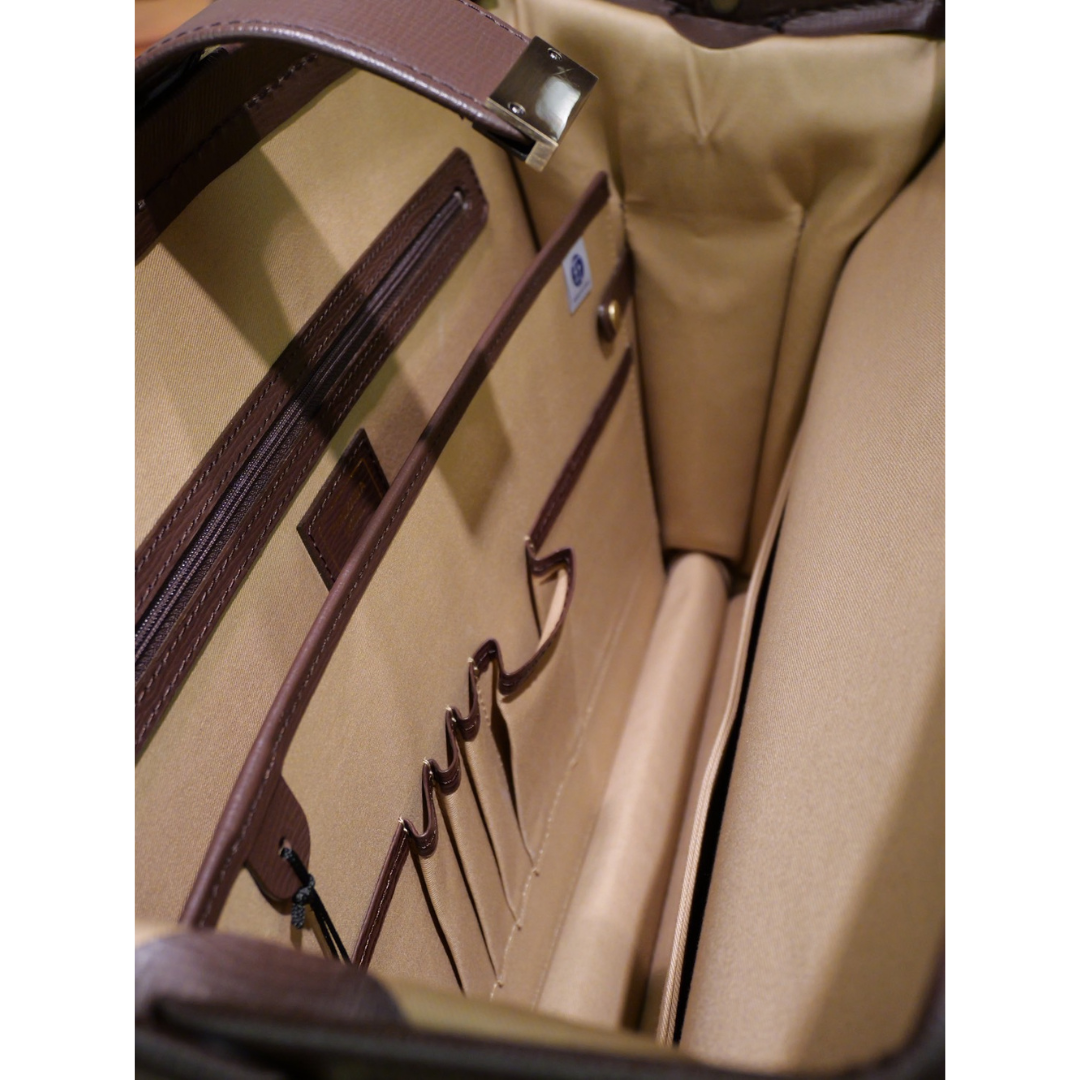 With Dlesss Bag Horn Shrow (Brown) shoulder