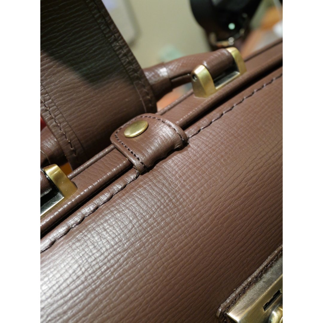 With Dlesss Bag Horn Shrow (Brown) shoulder