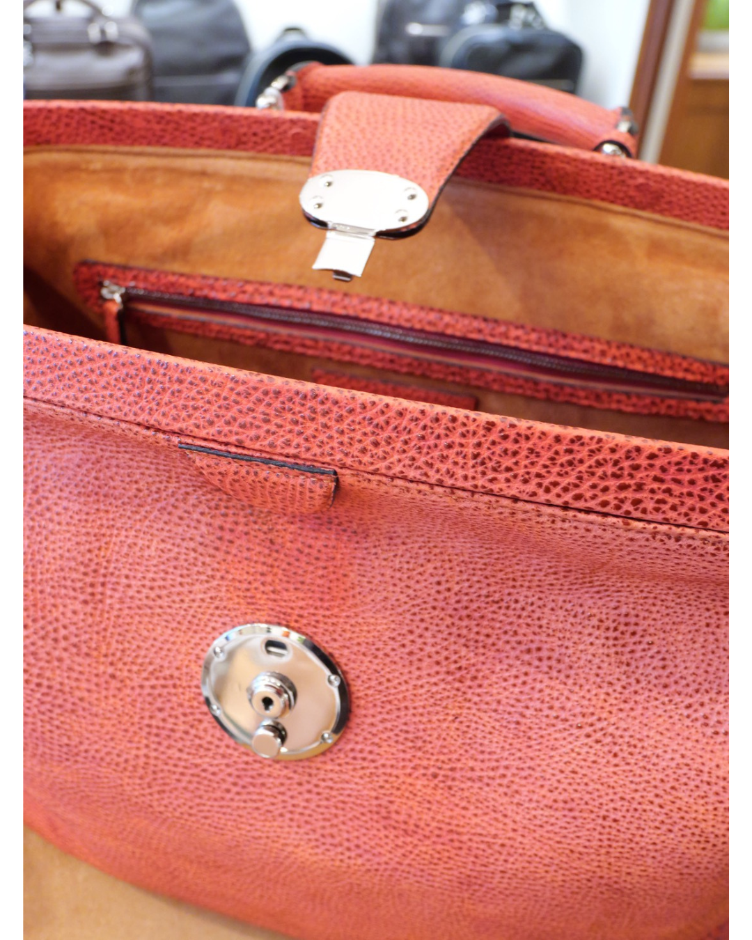 黒桟革ボストンダレスバッグ(Kurosan Leather Boston Dulles Bag)