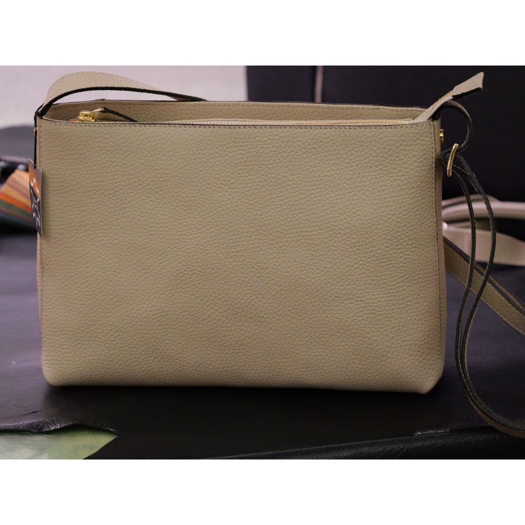 Shrink leather shoulder bag