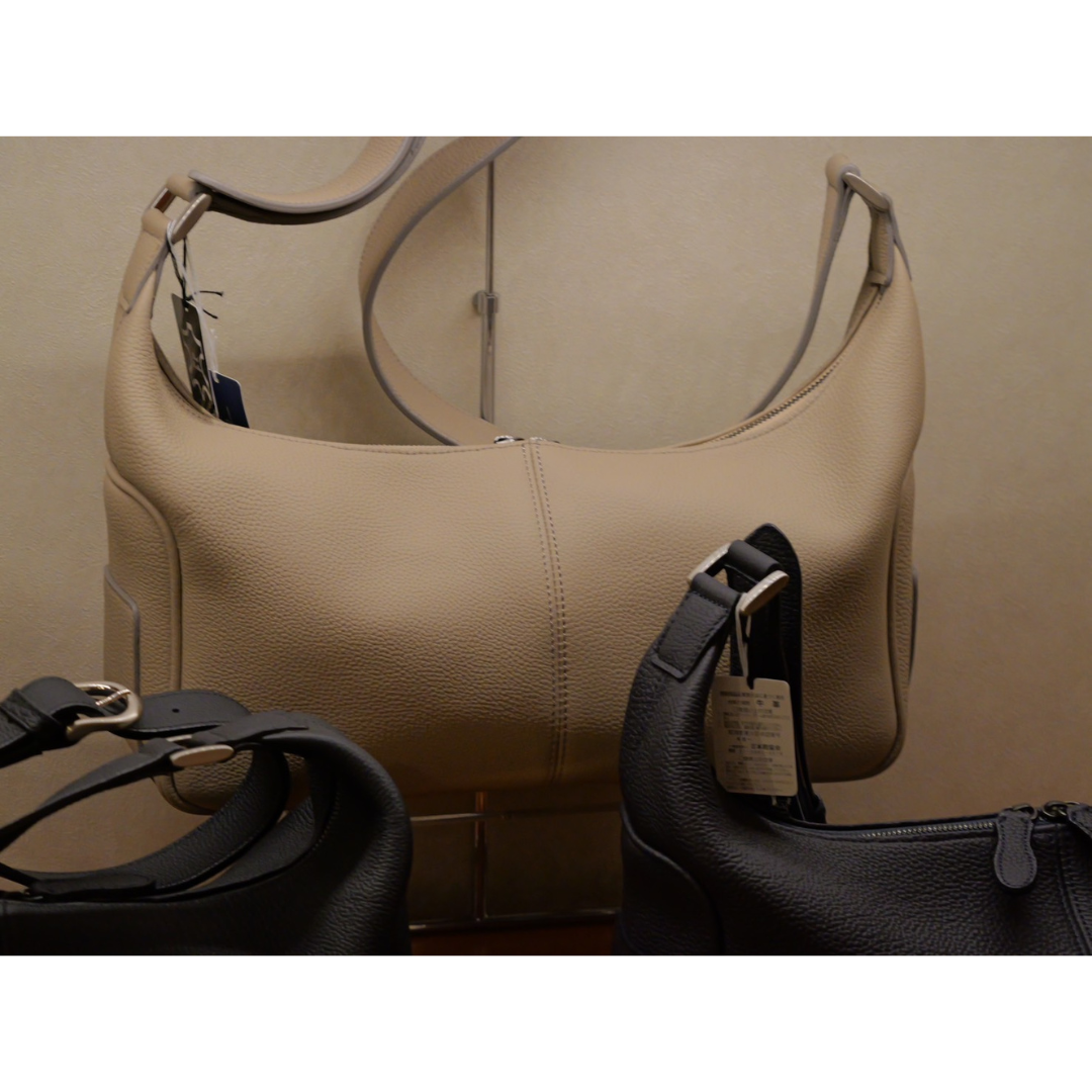 "YAGURUMA Yaha" shoulder bag German Shrink