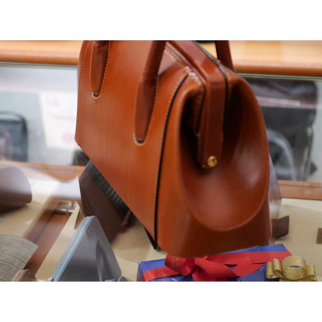 Minidales Bag "Irma" Lugat Shaolder Leather