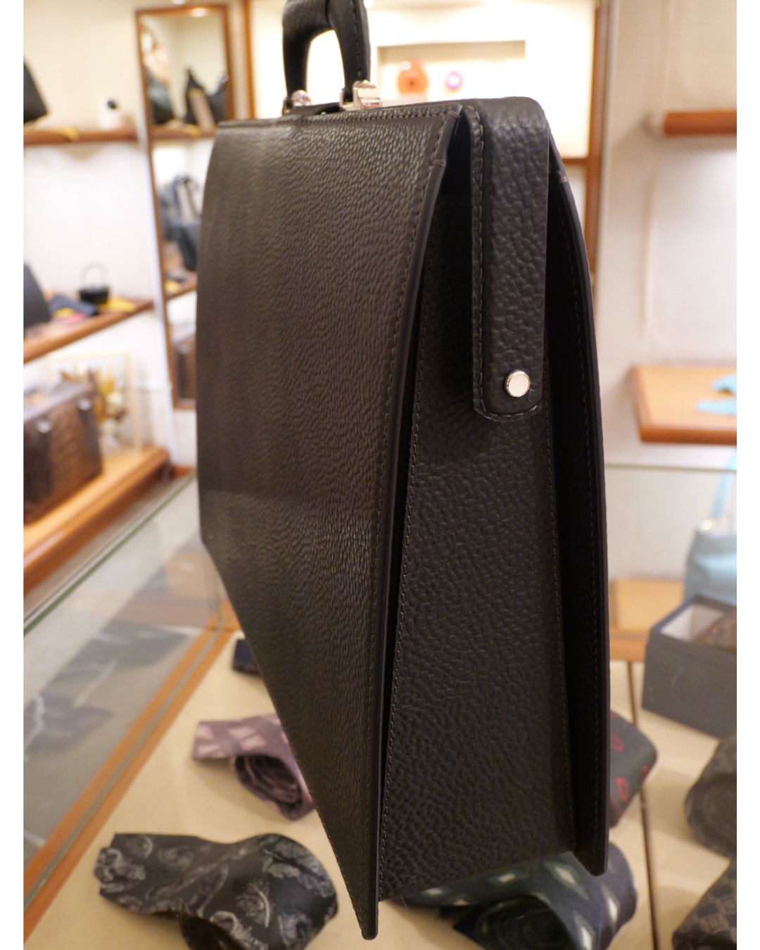 BLACK BULL スリムダレスバッグ(オリジナル錠前モデル)