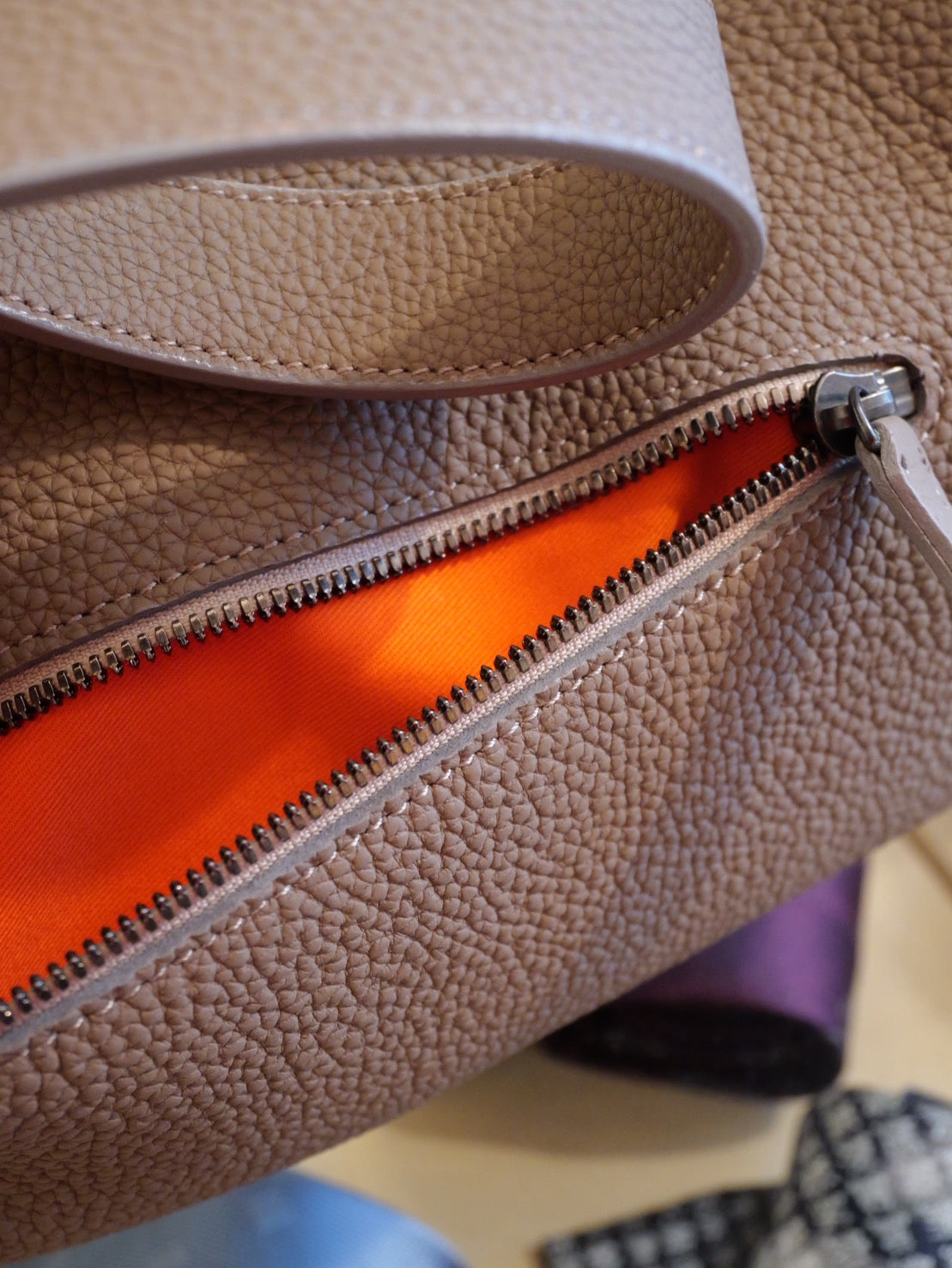 "YAGURUMA Yaha" shoulder bag German Shrink