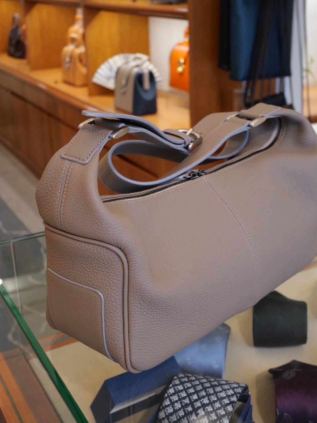 "YAGURUMA Yaha" shoulder bag German Shrink