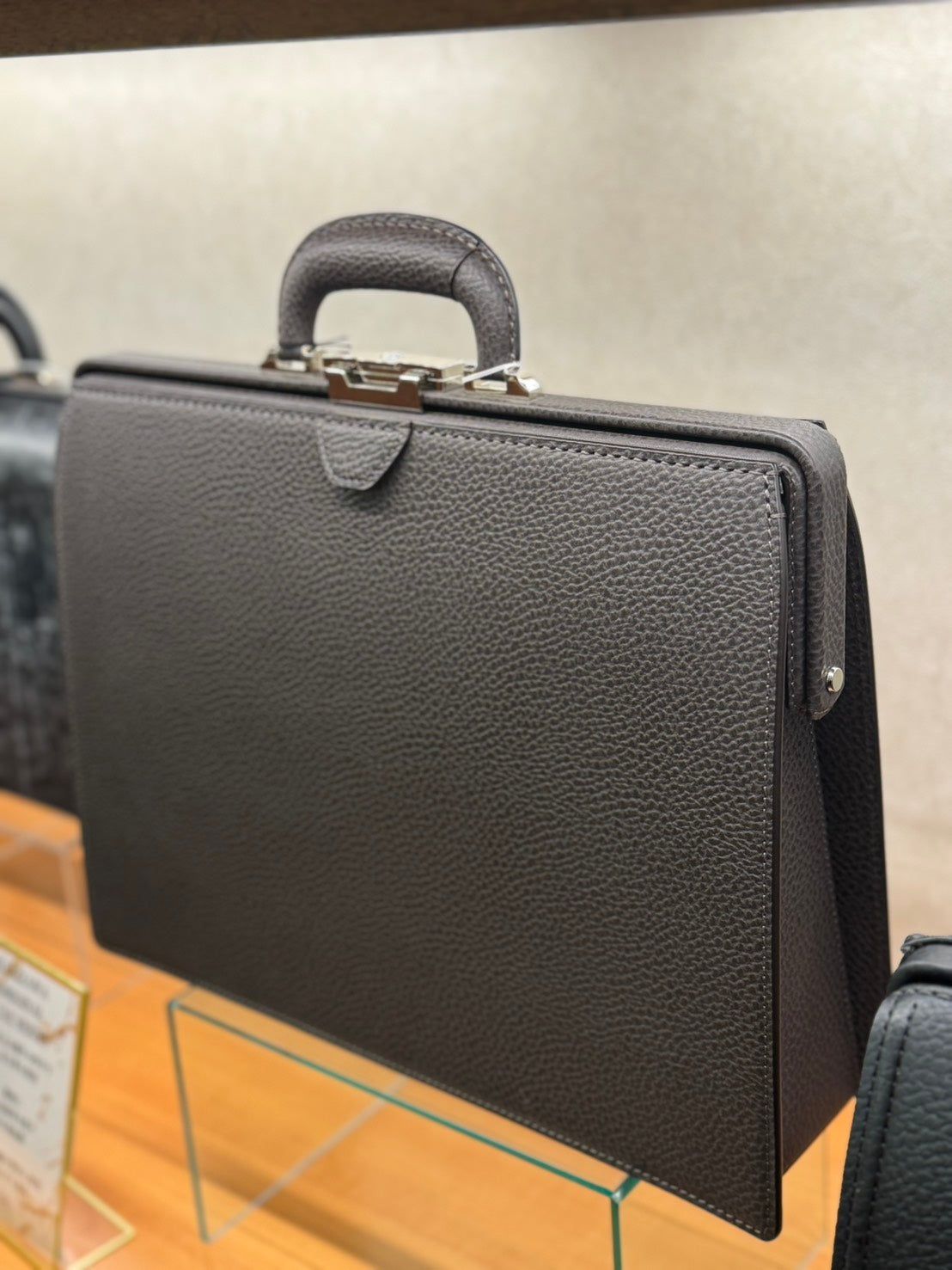 BLACK BULL スマートダレスバッグ Mサイズ ワンタッチ錠前