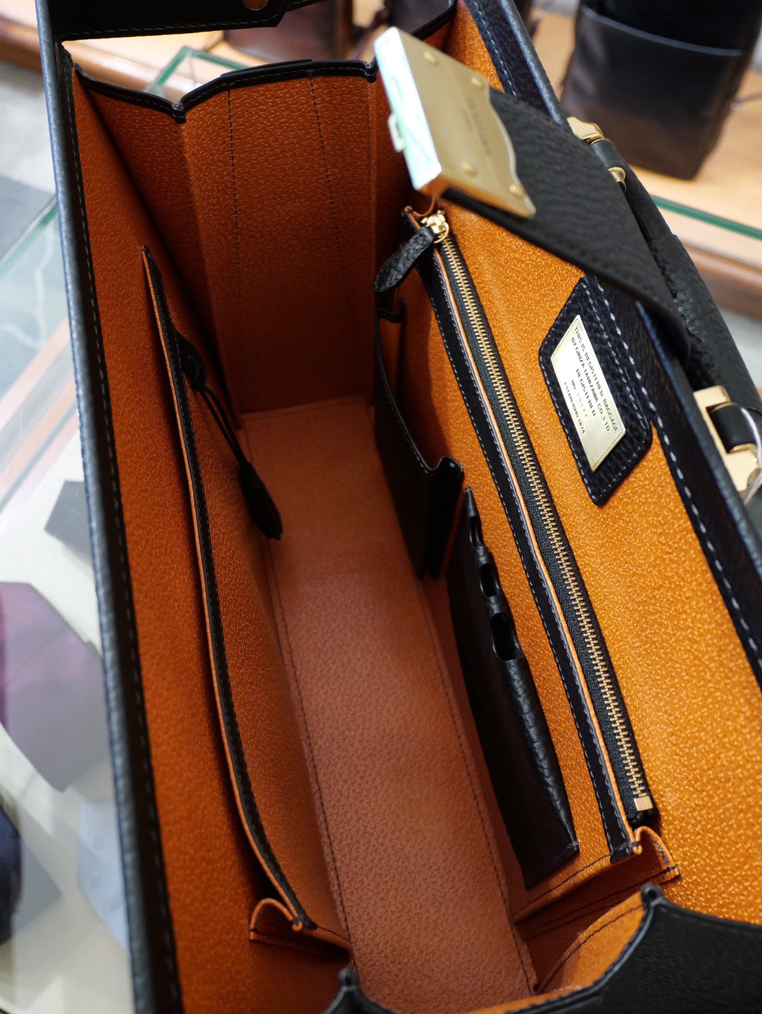 BLACK BULL スリムダレスバッグ Lサイズ 錠前付き