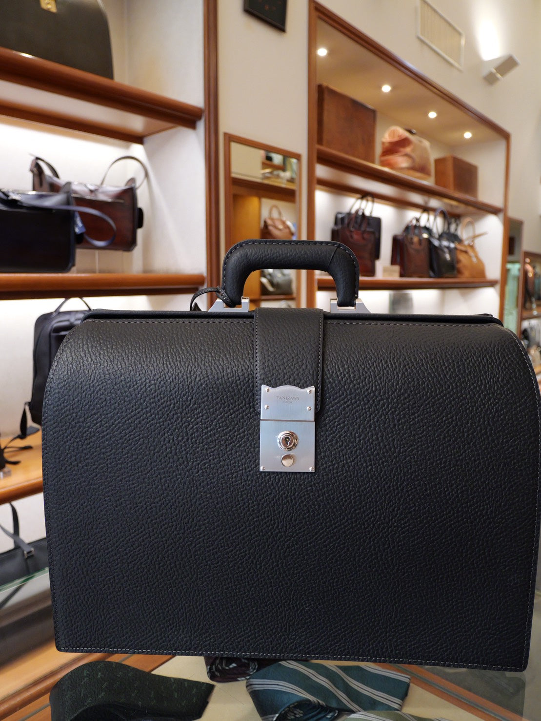 BLACK BULL 太マチダレスバッグ Lサイズ|栃木レザー 型押し牛革|日本製 本革ビジネスバッグ