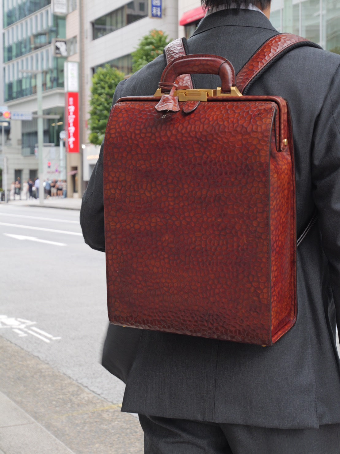 鎚起ダレスリュック ワンタッチ錠前モデル|手染め姫路レザー 日本製 本革ビジネスリュック