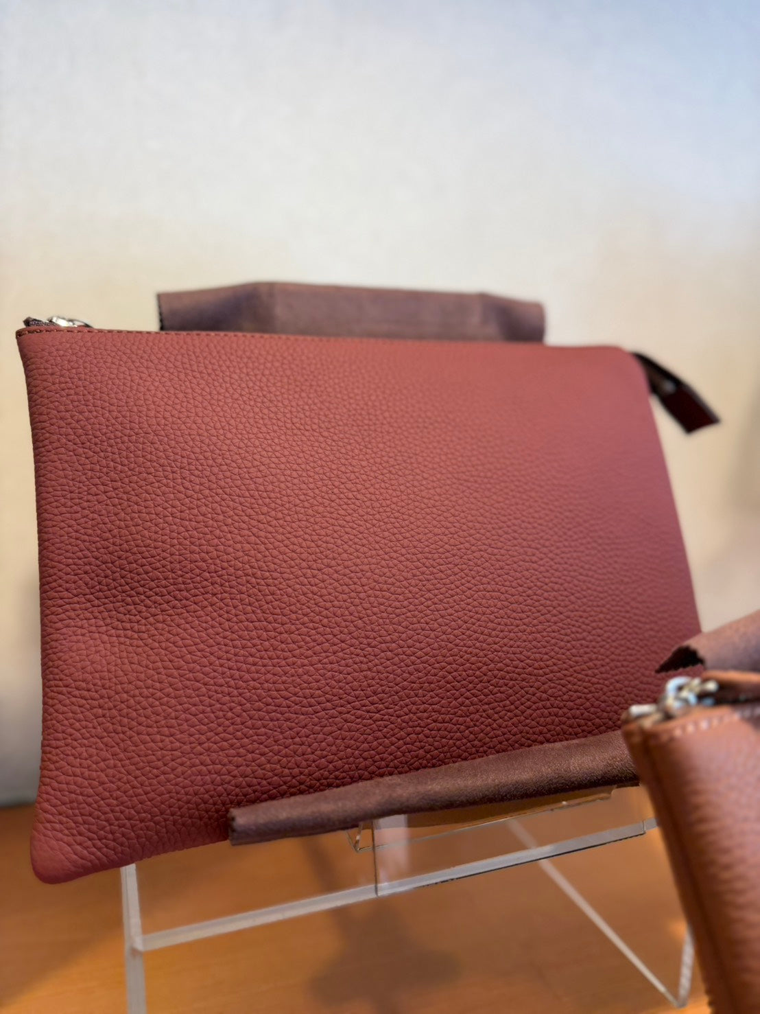 Bolso de embrague encogido alemán