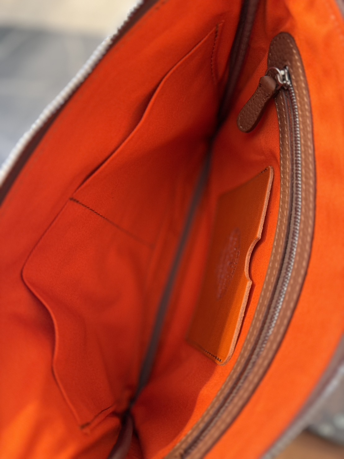 Bolso de embrague encogido alemán