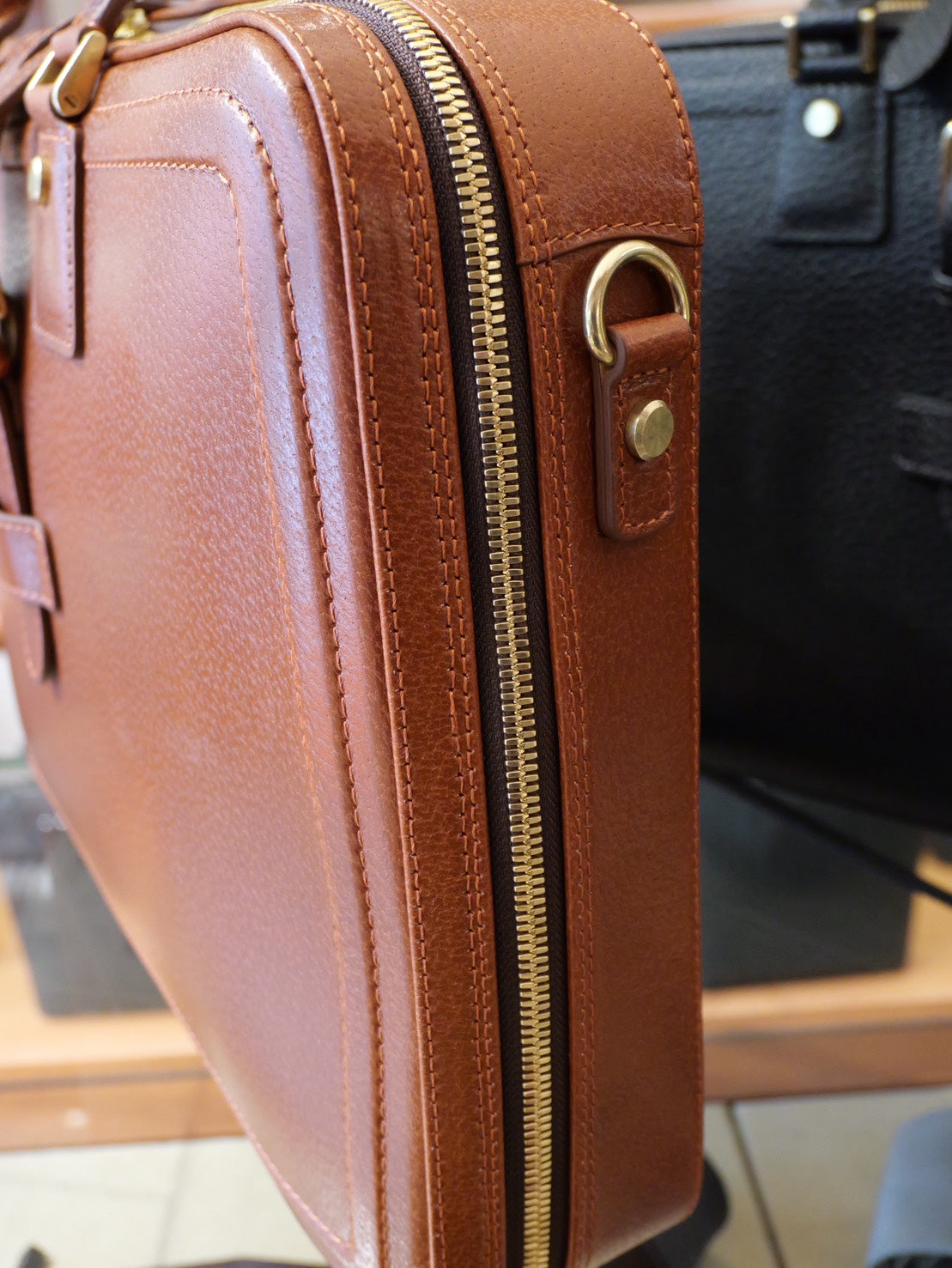 Ale business bag thin gusset (black) with shoulder