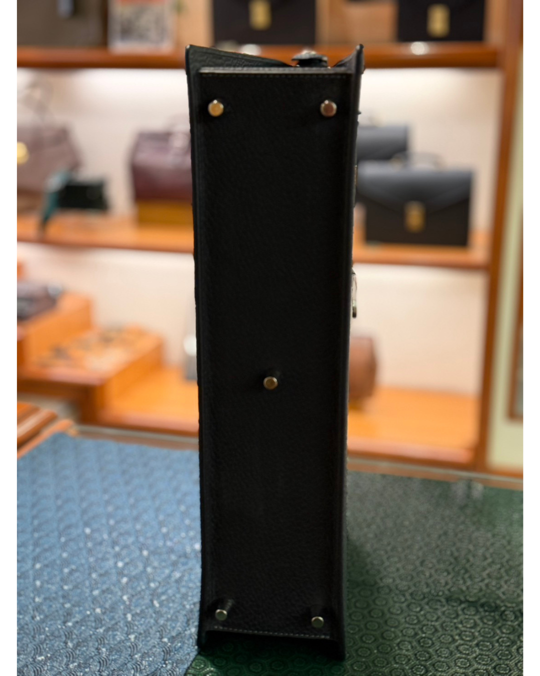 BLACK BULL スリムダレスバッグ　錠前付き