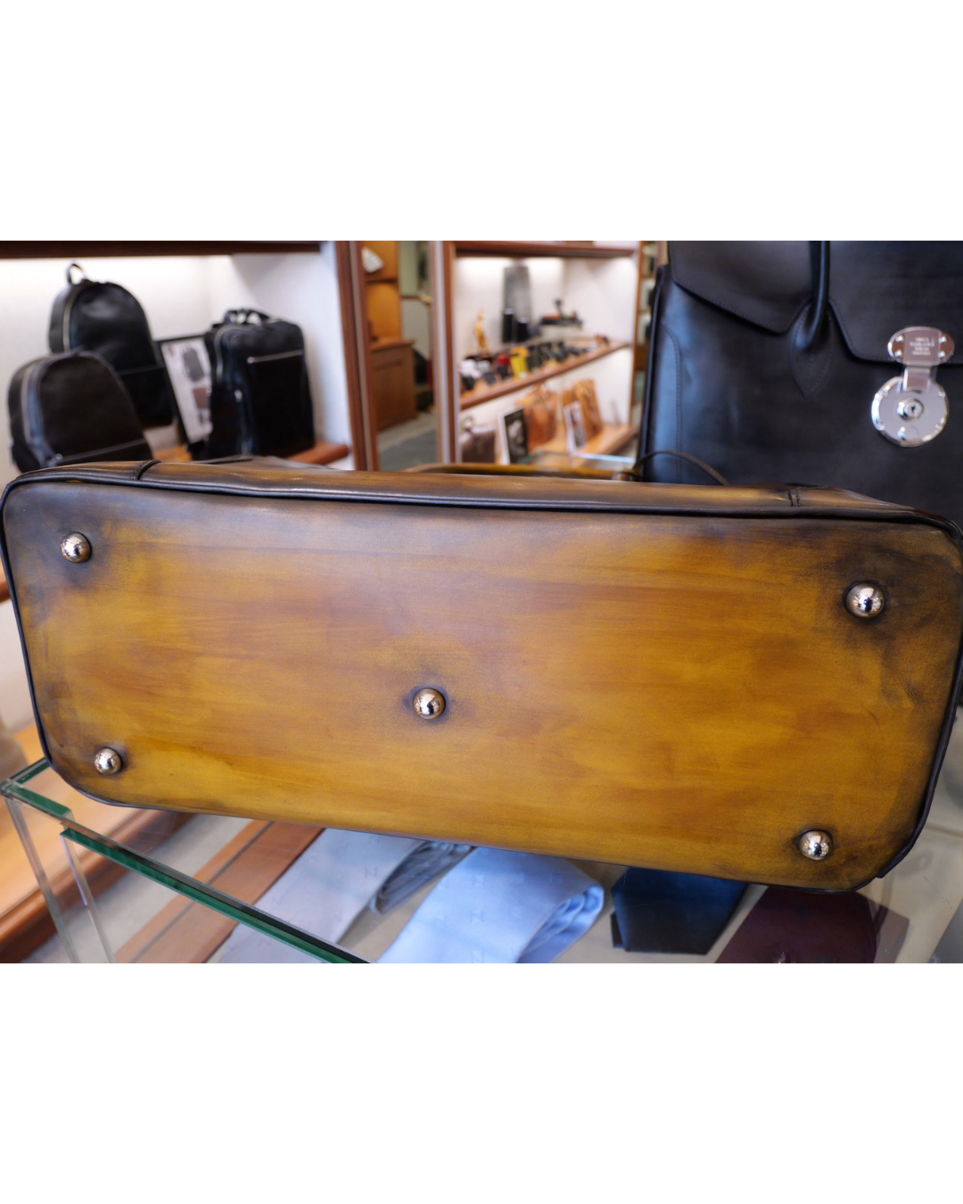 手染め国産 姫路レザートートバッグ（シリアルナンバー入り）