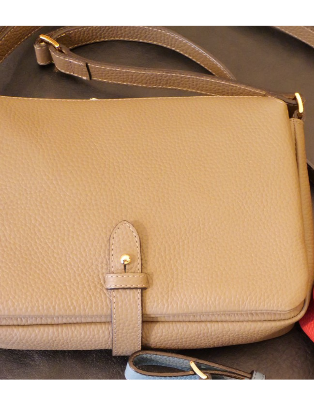 牛革ショルダーバッグ