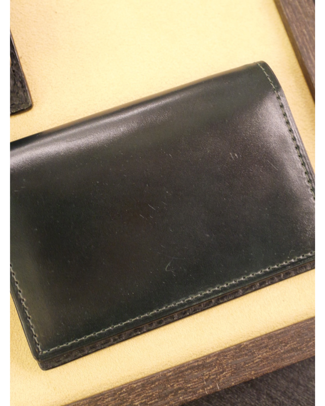 シェルコードバン 名刺入れ（Shell Cordovan Business Card Holder）