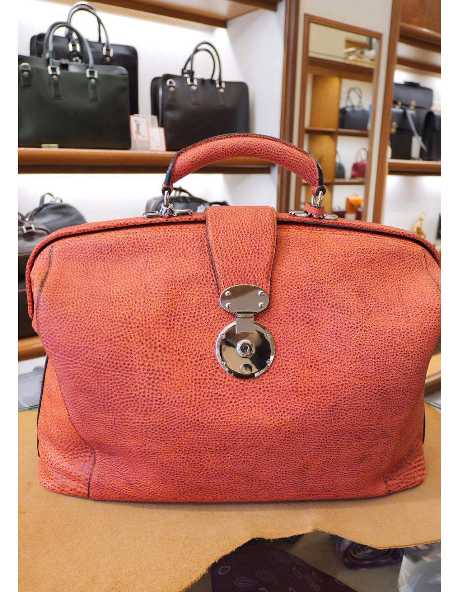 黒桟革ボストンダレスバッグ（Kurosan Leather Boston Dulles Bag）