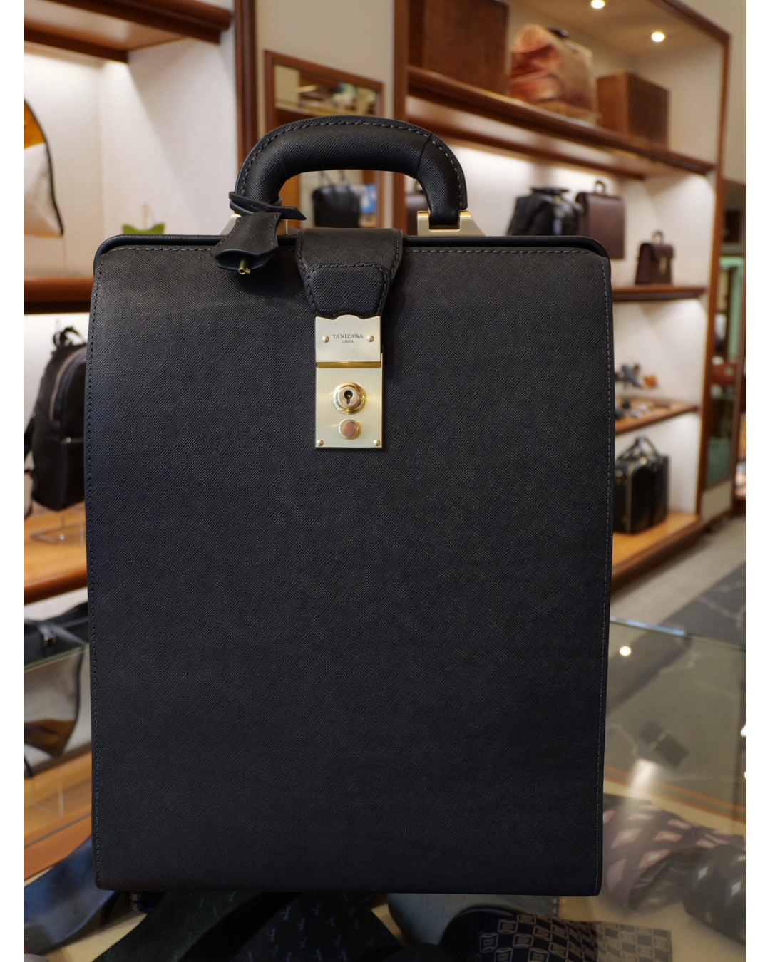 【防水本革】ダレスバッグリュック 姫路レザー型押し ブラック 日本製（キャリーオン対応）