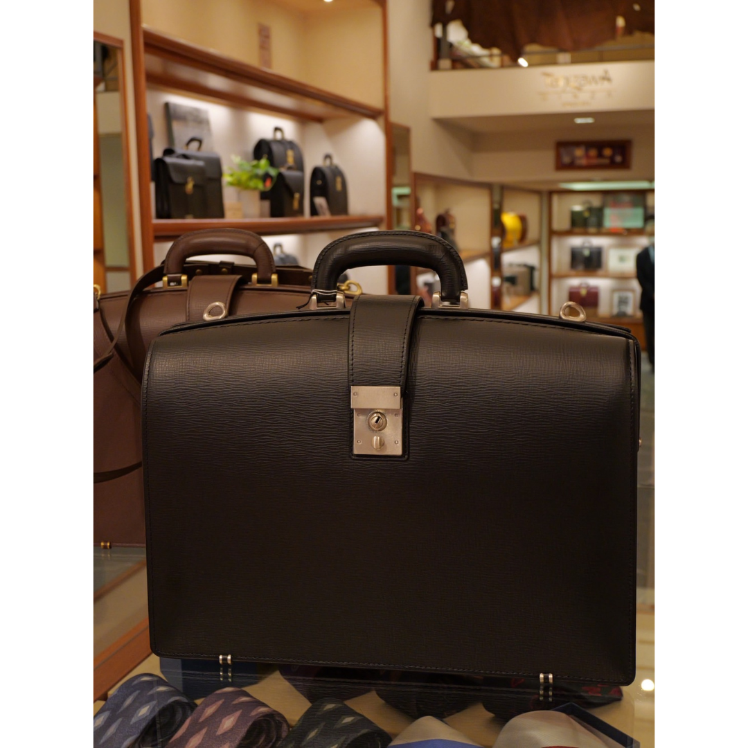 GINZA TANIZAWA ギンザタニザワ ダレスバッグ ビジネスバッグ 茶色 GINZA TANIZAWA TOKYO 本革ダレスバッグ(ショルダーストラップ