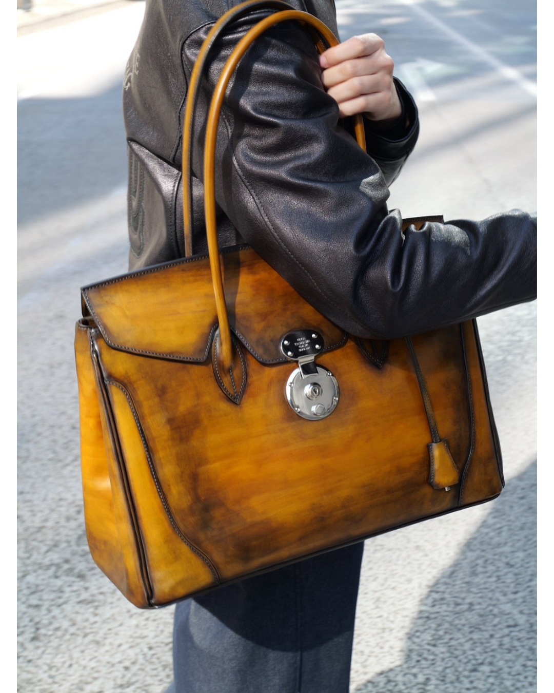 手染め国産 姫路レザートートバッグ（シリアルナンバー入り）